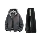 Темно-серый пуховик + черные джинсы с флисовой подкладкой