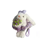 Фиолетовый букет с кроликом и подвешенными ушами