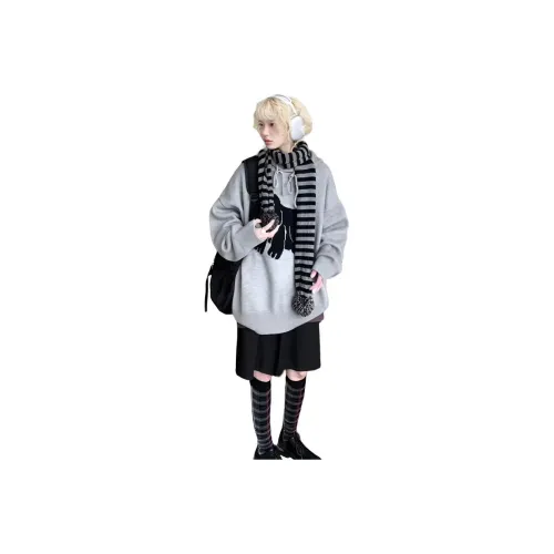 MORTEN SOLUM Серый Женский Трикотаж