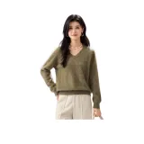 Армейский зеленый и цветок