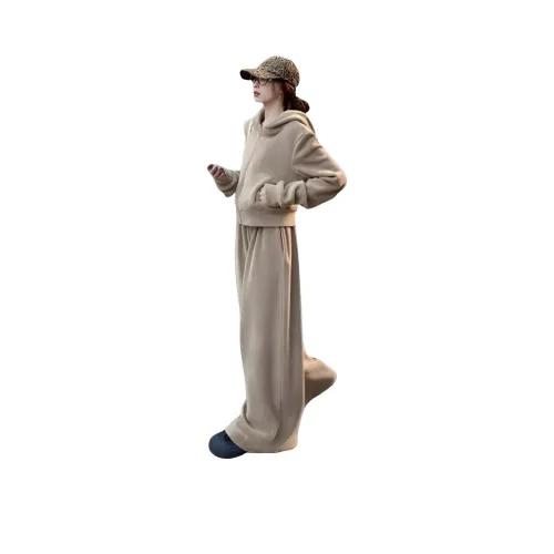 MORTEN SOLUM Повседневный костюм женский