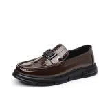 Коричневый