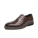 Коричневый