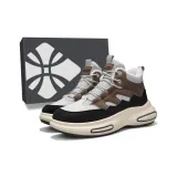 Черно-коричневый