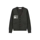 Темно-серый кардиган + горизонтальная прозрачная этикетка на груди