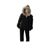 Черный пушистый горный ястреб