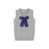 Светло-серый свитер без рукавов + темно-синие галстуки-бабочки в горошек