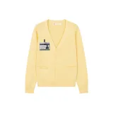 Кардиган с желтым цветом курицы + горизонтальная прозрачная этикетка на груди