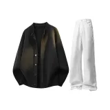 Черный трикотаж + белые джинсы с узким кроем