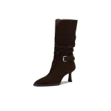 Коричневый