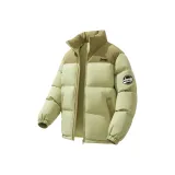 Светло-зеленый цвет травы