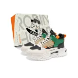 Бежевый, зеленый, с флисовой подкладкой.