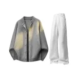 Светло-серый трикотаж + белые джинсы с узким кроем