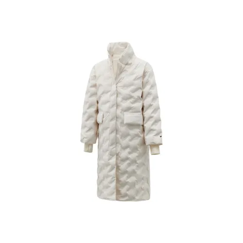 Nike Белый Женские Пуховики