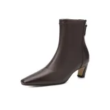 Коричневый