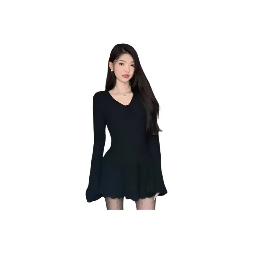 MORTEN SOLUM Длинное платье с длинными рукавами для женщин