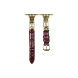 Глубокий красный, золотистый оттенок, застежка