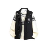 Black Vest + Beige Sweater  
Черный жилет + бежевый свитер