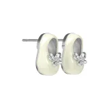 Винтажные большие серьги-гвоздики (молочно-белые), 1 пара