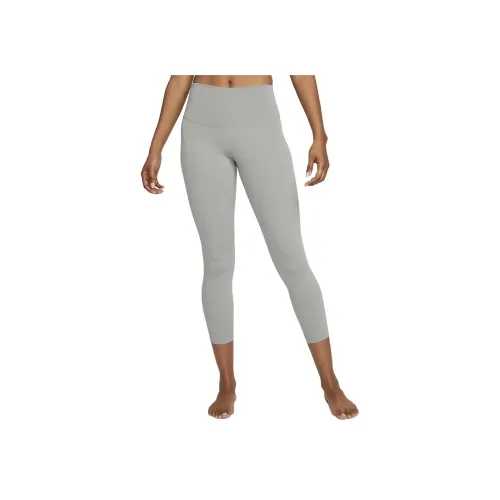 NIKE Серые Женские Леггинсы