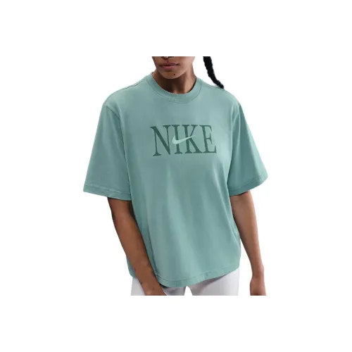 Nike Clothing Мятно-зеленые Женские T-рубашки