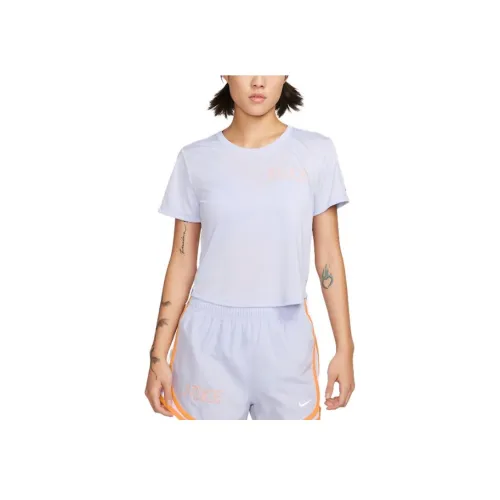 NIKE Светло-лавандовые Женские Футболки