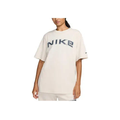 Nike Clothing Сливочный Женские Футболки