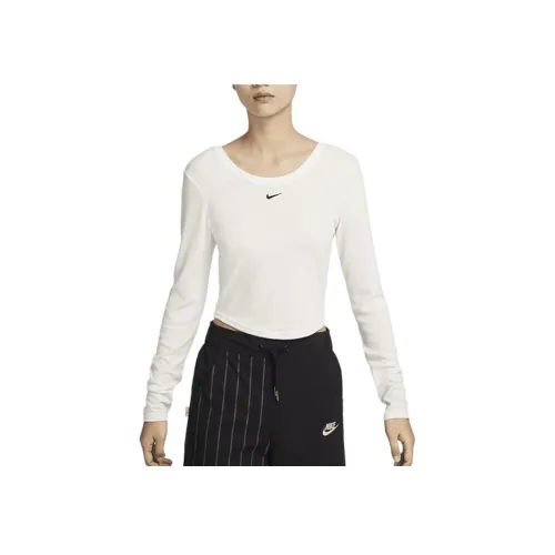 NIKE Белые Женские Футболки