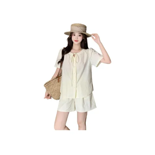 Женские повседневные костюмы