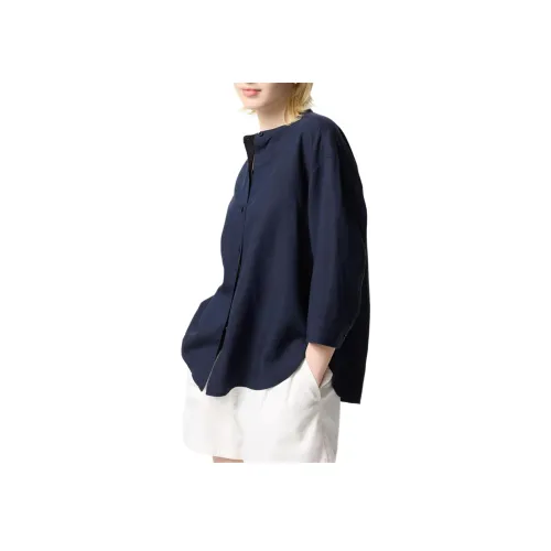 UNIQLO Темно-синие Женские Рубашки