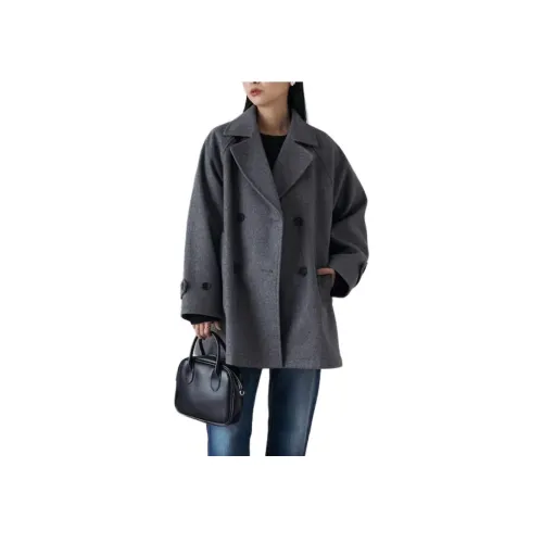 FREAK'S STORE CO-BRAND Куртка Женская Серого цвета