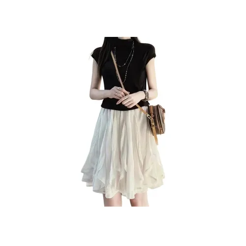 CHARM GLOW Женские комплекты с юбкой