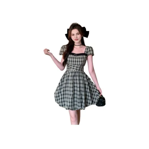 Dale Beauty Short Sleeved Dress Women's