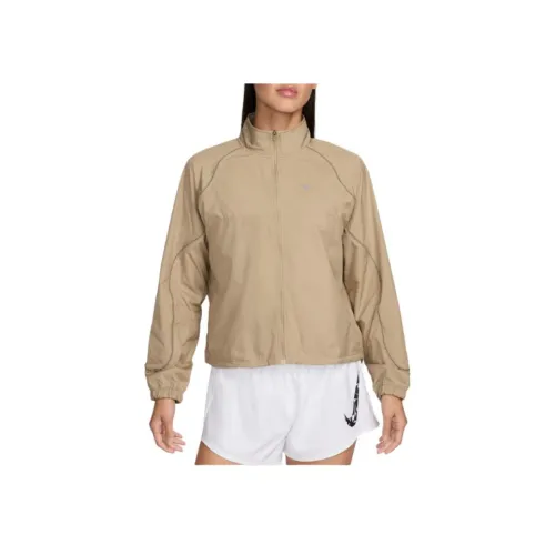 nike Куртки и Пальто Женские Бежевые