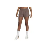 Цветущая слива Эрозия