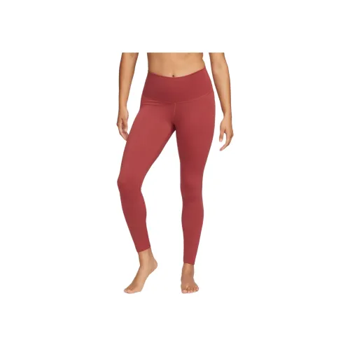 Nike Спортивные брюки Женские Цвет пихтового дерева Красный