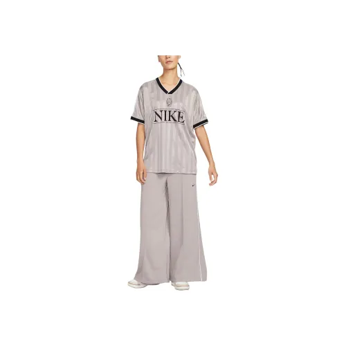 Nike Sportswear T-Shirt Женская