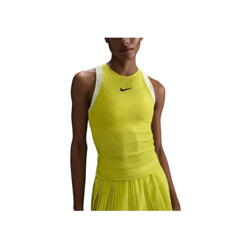 Nike Clothing Женские майки желтого цвета
