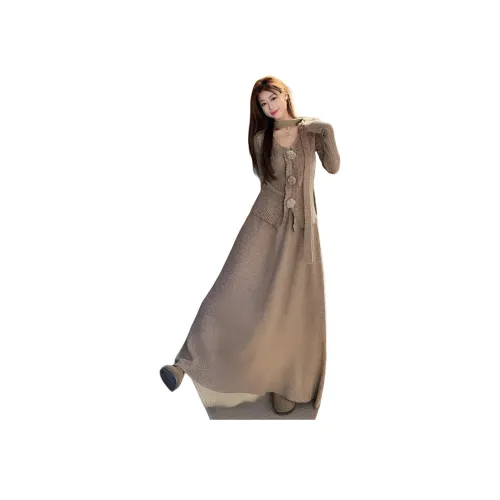 BEAUTIFUL CONFESSION Комплект с юбкой Женские