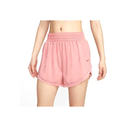 Спортивные шорты Nike Swoosh женские