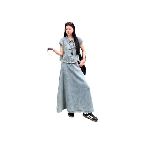 MORii Светло-синий женский комплект с юбкой