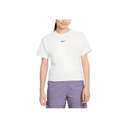 Nike Sportswear Essentials Series T-Shirt Белый
