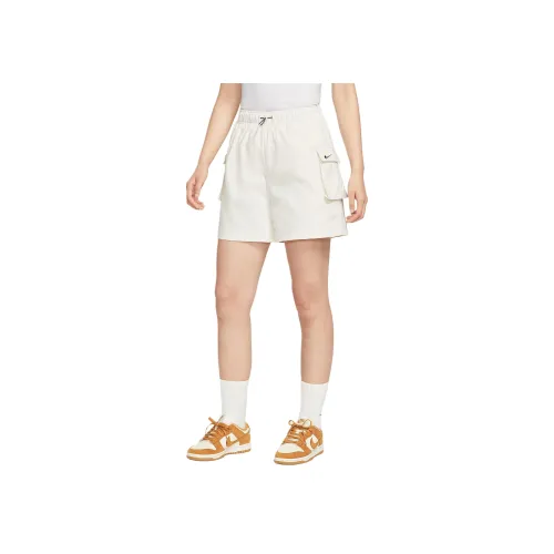 Nike Sportswear Повседневные шорты Женские