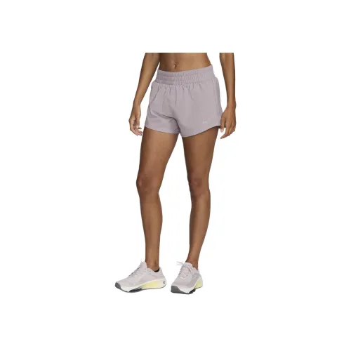 nike one Повседневные шорты Женские Светло-фиолетовый