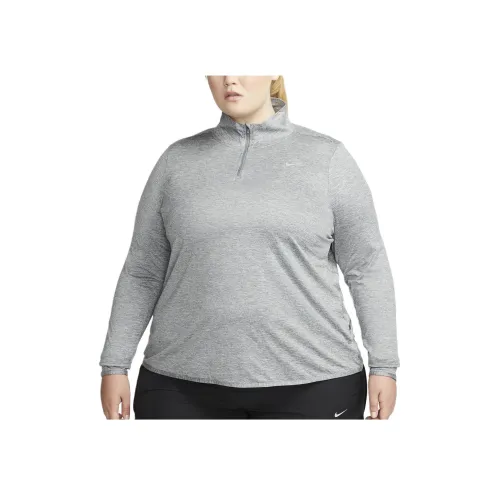 nike Стандартная футболка женская светло-серого цвета