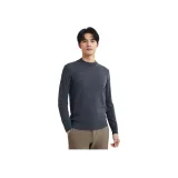 Драгоценный камень среднего серого цвета