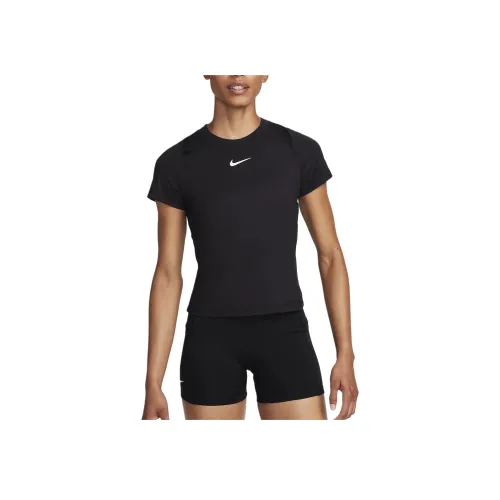 NIKE Черные Женские Футболки