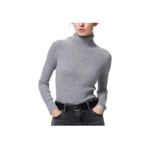 UNIQLO Серые Женские Свитера