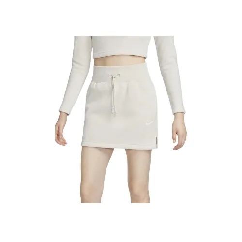 nike Sportswear Phoenix Fleece Повседневные короткие юбки Женские Свет Сандаловое дерево Умбра