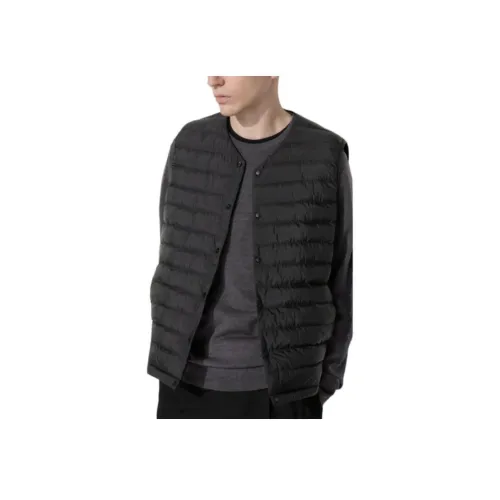 UNIQLO Мужские черные жилеты